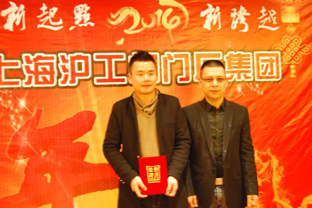 �����y�T(m��n)���F(tu��n)�����L(zh��ng)�����c��˾2013����N(xi��o)�۹�܊�Y���w��Ӱ